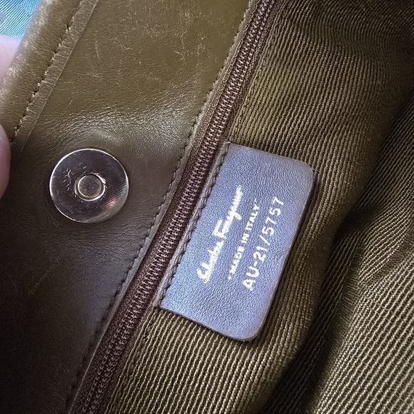 Salvatore Ferragamo Tan and Baby Blue Tote Bag with Elegant Design - Picture 8 of 8